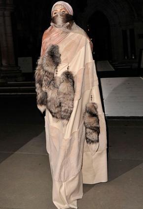  لماذا ارتدت ليدي غاغا البرقع؟